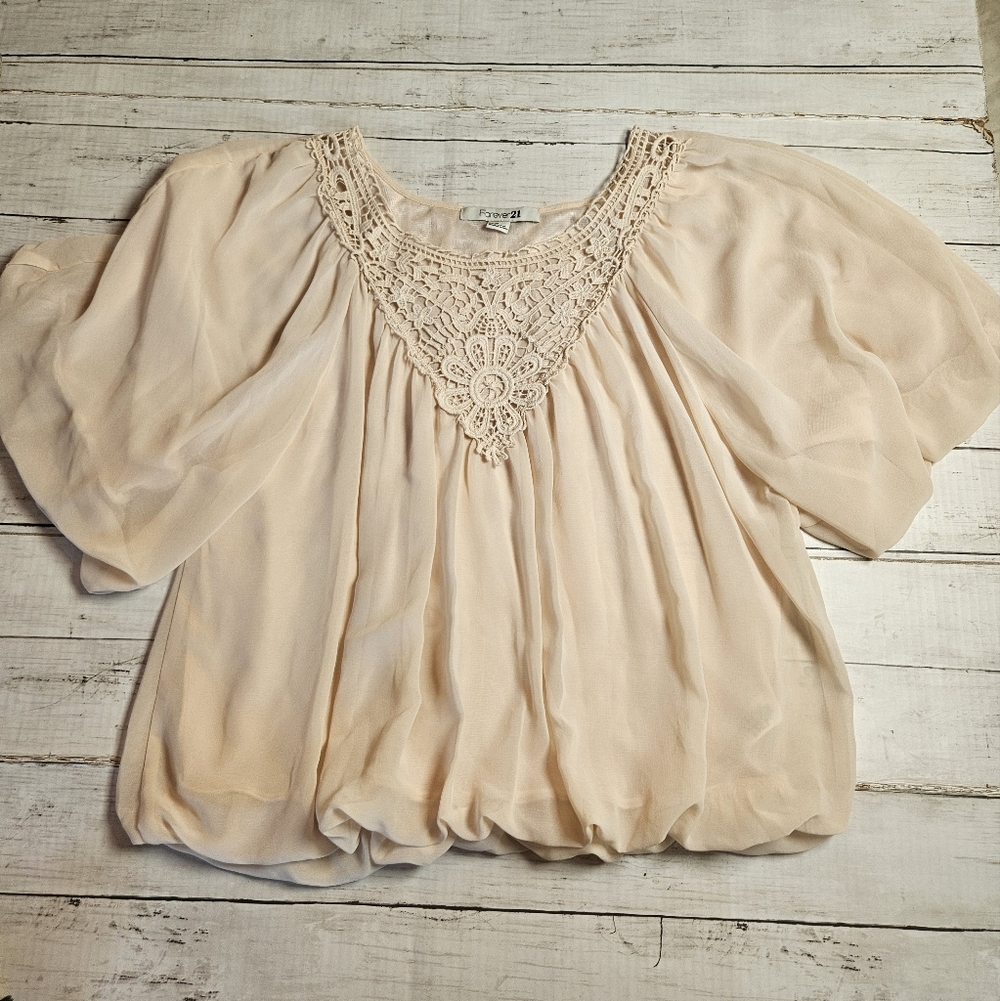 Forever 21 Blouse With Balloon‎ Sleeves And Crochet Detailing Size Medium